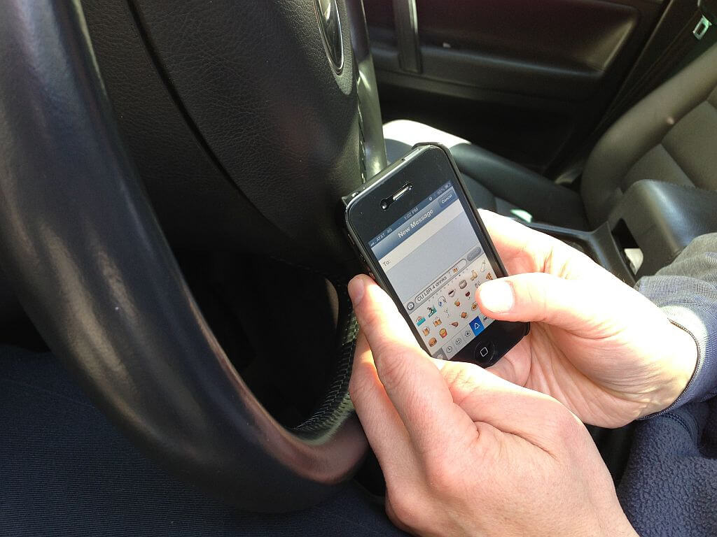 10 Distractions That Keep You from Driving Safely (Pt.1)